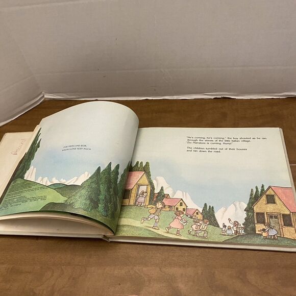 The Prince Of The Dolomites By Tomie De Paola Ex Library Hardcover - Picture 5 of 13